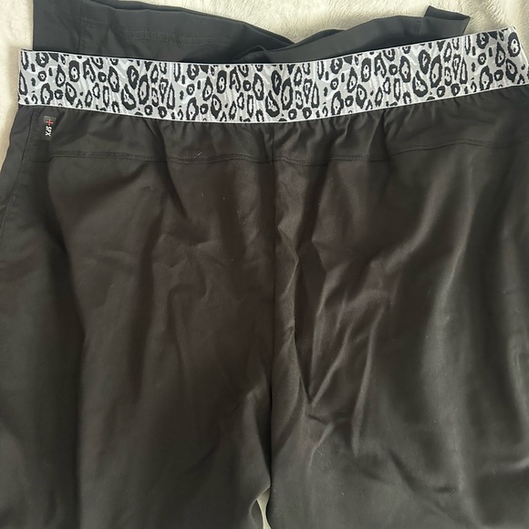 Grey's Anatomy Black Spandex Stretch Pants - Picture 3 of 4